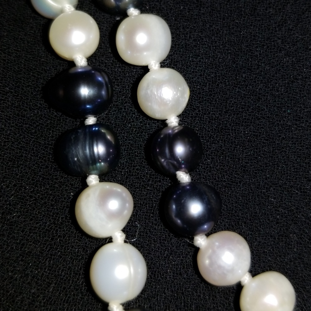 Jewelry - Picture 3 of 3